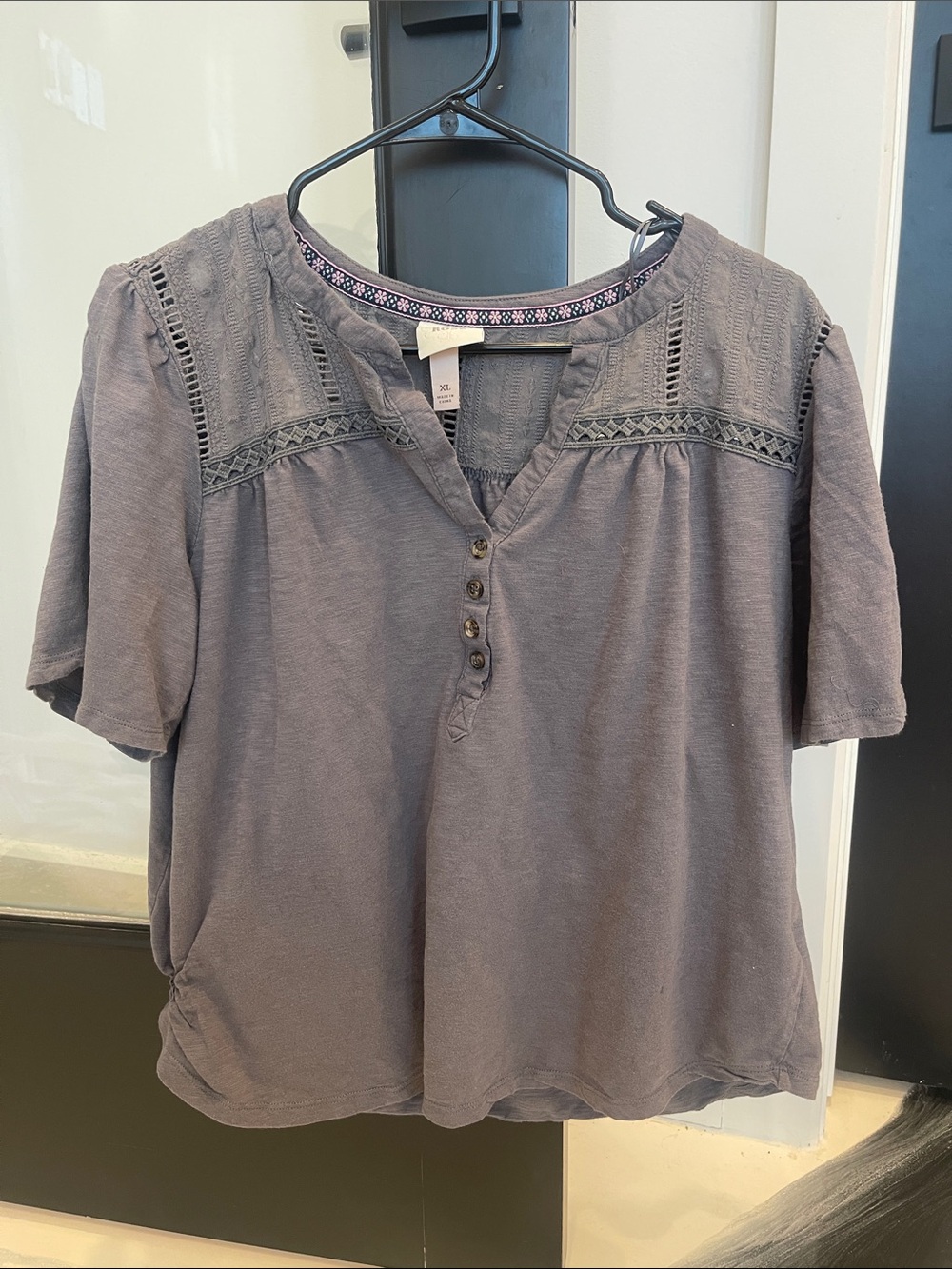 Knox Rose Short-Sleeve Henley Top in Charcoal